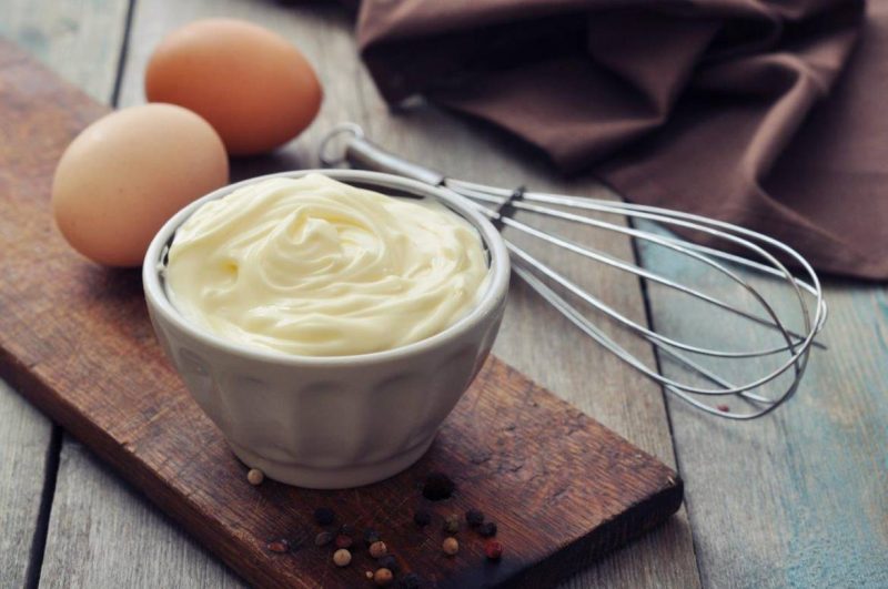 Image d'un bol de mayonnaise